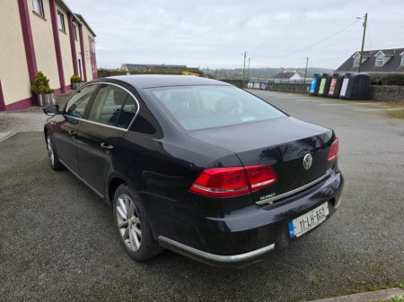 2011 Volkswagen Passat - thumbnail 5