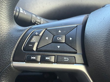 2017 Nissan Serena - thumbnail 17