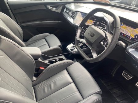 2025 Audi Q4 e-tron 45 Black Edition Quattro S-Line Auto EV €47,900 thumbnail