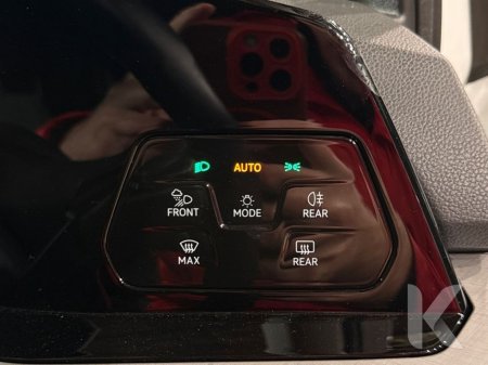 2021 Volkswagen Golf ETSI ACTIVE - FACTORY ALLOYS - DIGITAL DASH - PADDLE SHIFT - REVERSE CAMERA €23,950 thumbnail