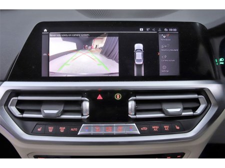 2021 BMW 3 Series - thumbnail 18