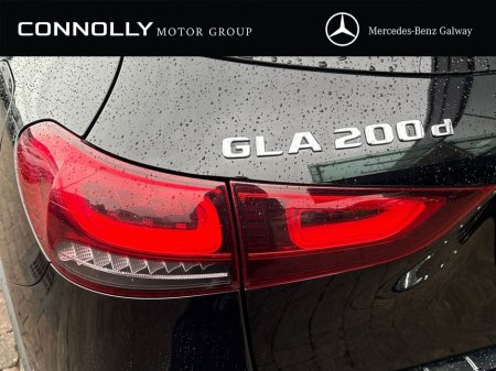 2020 Mercedes-Benz GLA Class GLA 200 d Auto Progressive €33,900 thumbnail