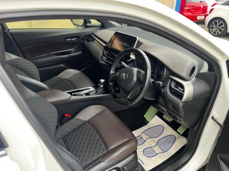2018 Toyota C-HR AUTOMATIC 1.8 HYBRID €19,900