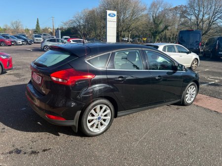 2018 Ford Focus - thumbnail 8