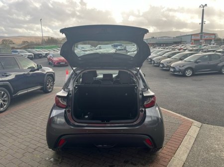 2025 Toyota Yaris - thumbnail 10