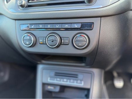 2016 Volkswagen Tiguan - thumbnail 26