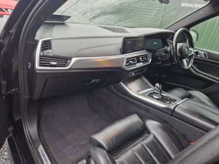 2021 BMW X5 xDrive45e M Sport €47,950 thumbnail