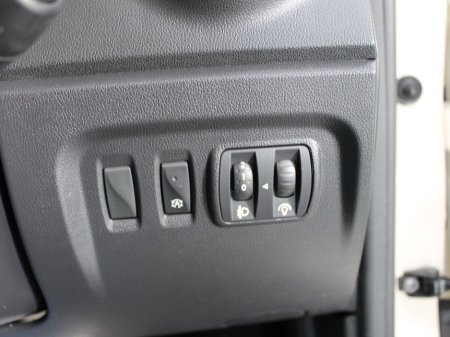 2016 Renault Captur - thumbnail 25