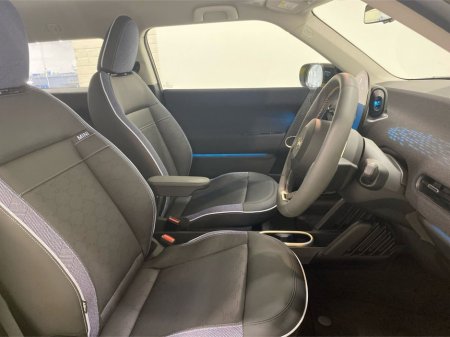 2025 MINI Hatch Cooper E €25,950 thumbnail