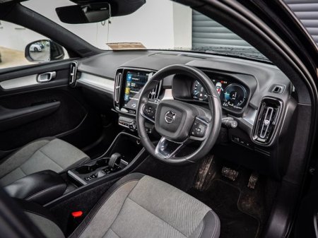 2023 Volvo XC40 RECHARGE T4 CORE €33,450 thumbnail