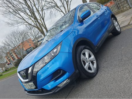 2017 Nissan Qashqai - thumbnail 3