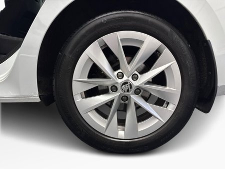 2025 Skoda Octavia 2.0TDI SEL *5.9% APR* €75 P/W ON PCP €34,995 thumbnail