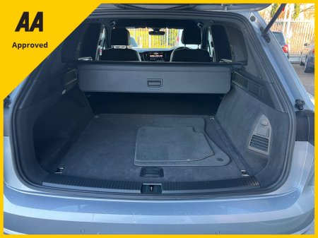 2021 Volkswagen Touareg COMMERCIAL 3.0 TDI 4M 231HP 5 5DR AUTO €49,138 thumbnail