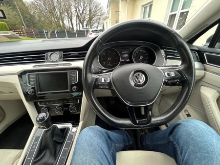 2016 Volkswagen Passat - thumbnail 19