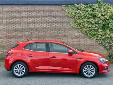 2019 Renault Megane - thumbnail 23