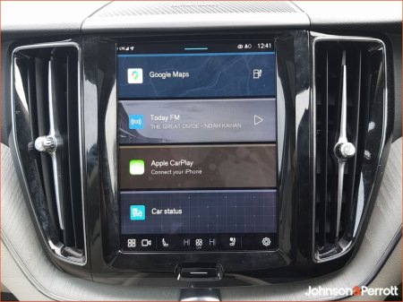 2023 Volvo XC60 T6 350hp AWD PHEV Plus Bright (Two Year Volvo Selekt Warranty + Two Year Volvo Service Plan) €49,900 thumbnail