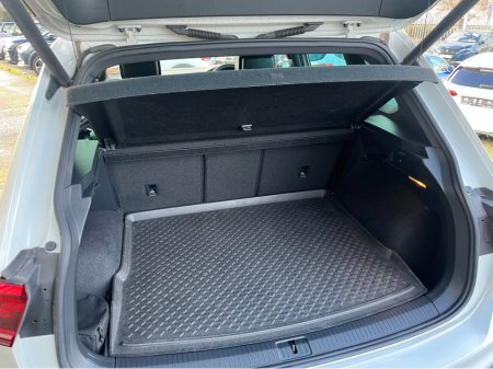 2018 Volkswagen Tiguan R-LINE 4 MOTION AUTOMATIC 2.0 DIESEL //HIGH SPEC//FULL LEATHER HEATED FRONT AND REAR SEATS//360 PARKING CAMERAS//ADAPTIVE CRUISE CONTROL// €27,950 thumbnail