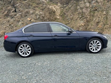 2016 BMW 3 Series - thumbnail 2