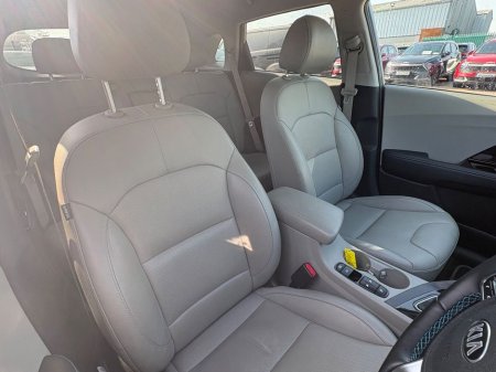 2021 Kia Niro - thumbnail 13