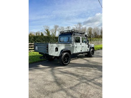 2017 Land Rover Defender - thumbnail 6