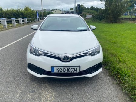 2019 Toyota Auris 1.4 D-4D TERRA 4DR Commerial (Including VAT) €11,950 thumbnail