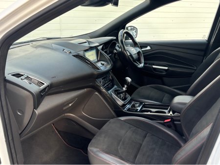 2018 Ford Kuga 1.5 TDCI 120PS ST-LINE - Sunroof thumbnail