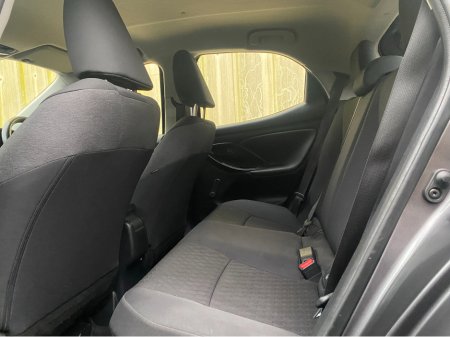 2023 Toyota Yaris 1.5 HYBRID LUNA  AUTO €18,999 thumbnail