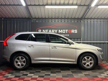 2016 Volvo XC60 - thumbnail 4