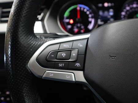 2021 Volkswagen Passat *103* 1.4 TSI GTE 218PS 4DR AUTO €23,900 thumbnail