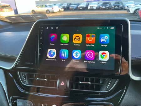 2019 Toyota C-HR SOL HYBRID AUTOMATIC 1.8 PETROL //HIGH SPEC//FULL LEATHER HEATED SEATS//KEYLESS ENTRY//REVERSE CAMERA// €20,950 thumbnail