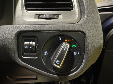 2013 Volkswagen Golf - thumbnail 23