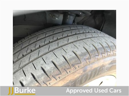 2024 Toyota Yaris - thumbnail 17