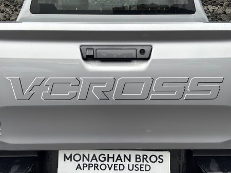 2025 Isuzu D-MAX V-CROSS AUTO DCB €49,789 thumbnail