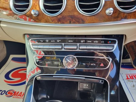 2016 Mercedes-Benz E Class - thumbnail 3