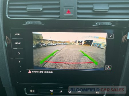 2017 Volkswagen Golf HIGHLINE , AUTO // LOW MILEAGE €17,950 thumbnail