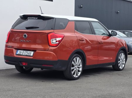 2021 Ssangyong Tivoli - thumbnail 2