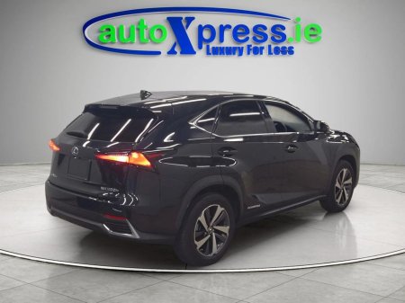 2021 Lexus NX 300 h - thumbnail 10