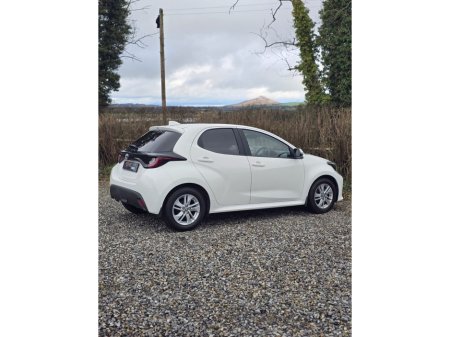 2022 Toyota Yaris - thumbnail 8