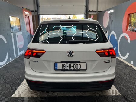 2019 Volkswagen Tiguan €26950! 2019 VOLKSWAGEN TIGUAN TDI 4MOTION COMFORTLINE 2.0 AUTOMATIC / CRUISE CONTROL / REVERSE CAMERA €26,950 thumbnail