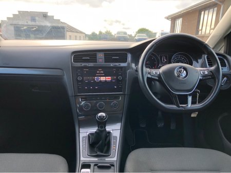 2019 Volkswagen Golf - photo 2