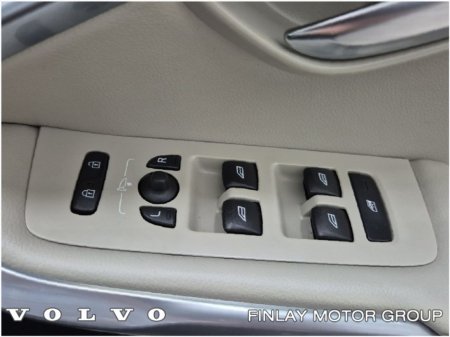 2019 Volvo V40 - thumbnail 17