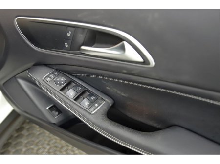 2016 Mercedes-Benz GLA Class GLA 180 *POWERED TAILGATE*HALF LEATHER*REVERSE CAM*PARK SENSORS* €18,690 thumbnail