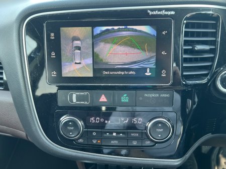 2017 Mitsubishi Outlander - thumbnail 24