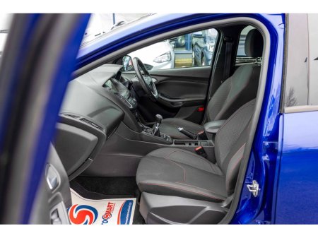 2018 Ford Focus - thumbnail 8