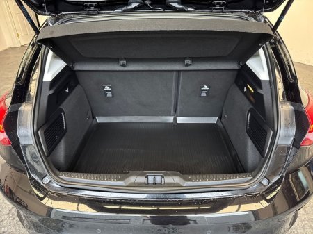 2020 Ford Focus - thumbnail 9