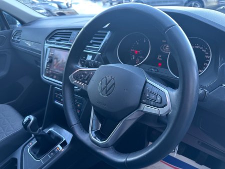 2023 Volkswagen Tiguan 2.0 TDI 122HP Life €34,895 thumbnail