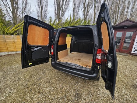 2023 Peugeot Partner - thumbnail 25