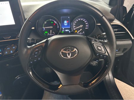 2023 Toyota C-HR HYBRID SOL 4DR AUTO €25,499 thumbnail
