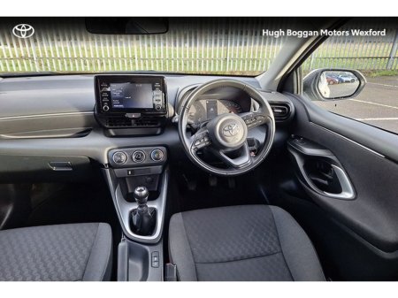 2023 Toyota Yaris YARIS 1.5 LUNA MANUAL TRANSMISSION! thumbnail