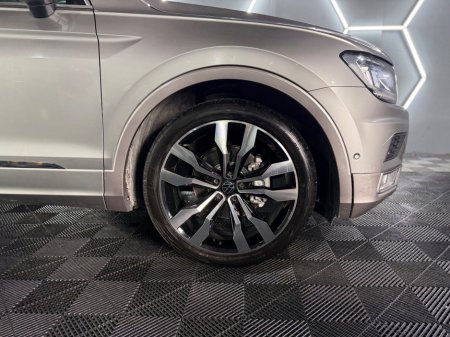 2018 Volkswagen Tiguan - thumbnail 4